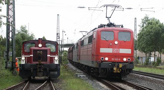 332-CL-109 und 151 103 (24.5.02)