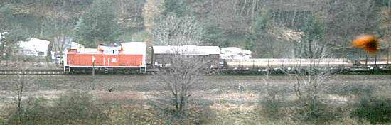  212 mit G&uuml;terzug (D. Auster)