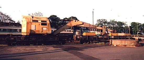 Kran mit Schutzwagen