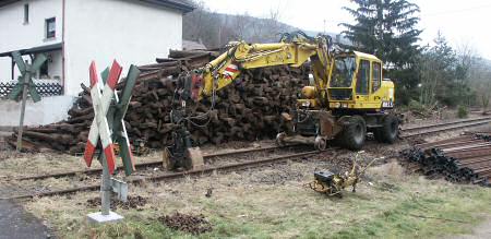 R&uuml;ckbau in Ahrbr&uuml;ck (14.2.04)